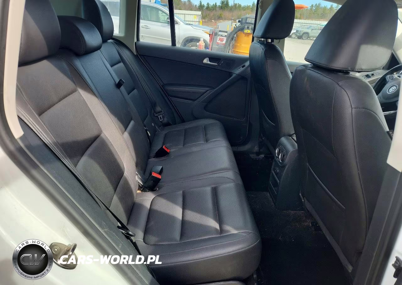 2016 Volkswagen Tiguan S VIN:WVGBV7AXXGW523933 - 10