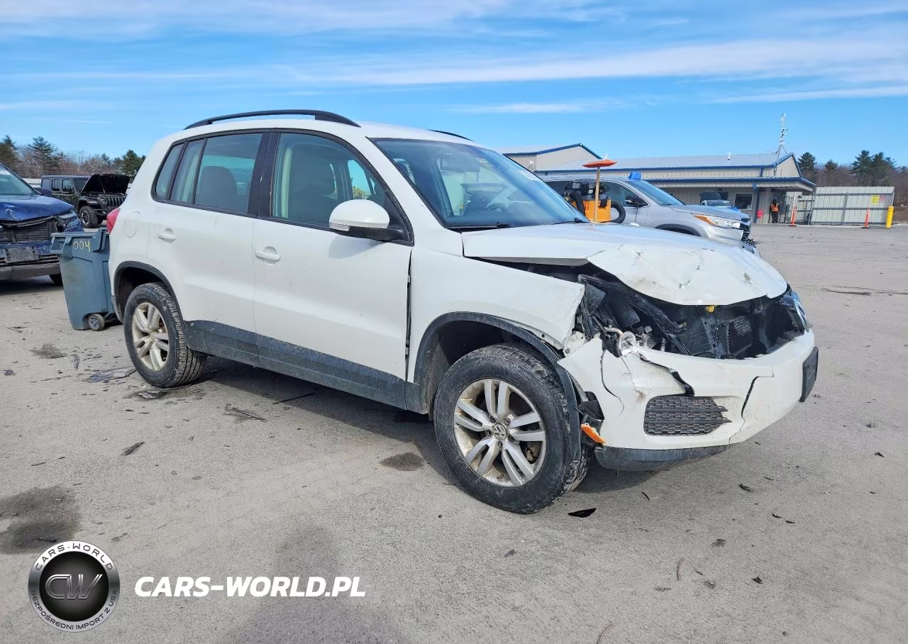2016 Volkswagen Tiguan S VIN:WVGBV7AXXGW523933 - 4