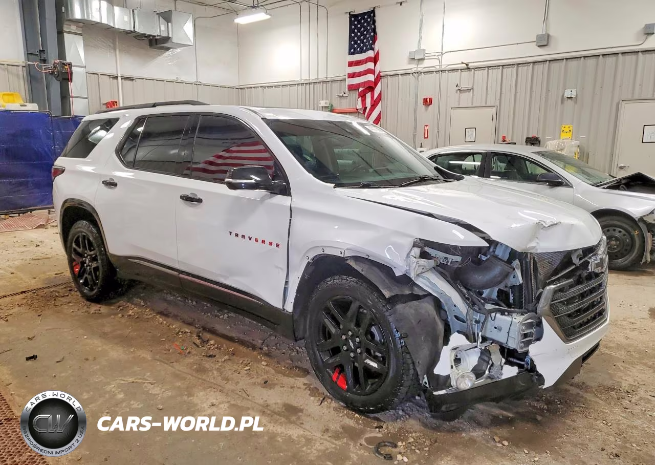 2020 Chevrolet Traverse Premier VIN:1GNEVKKW8LJ131431 - 4