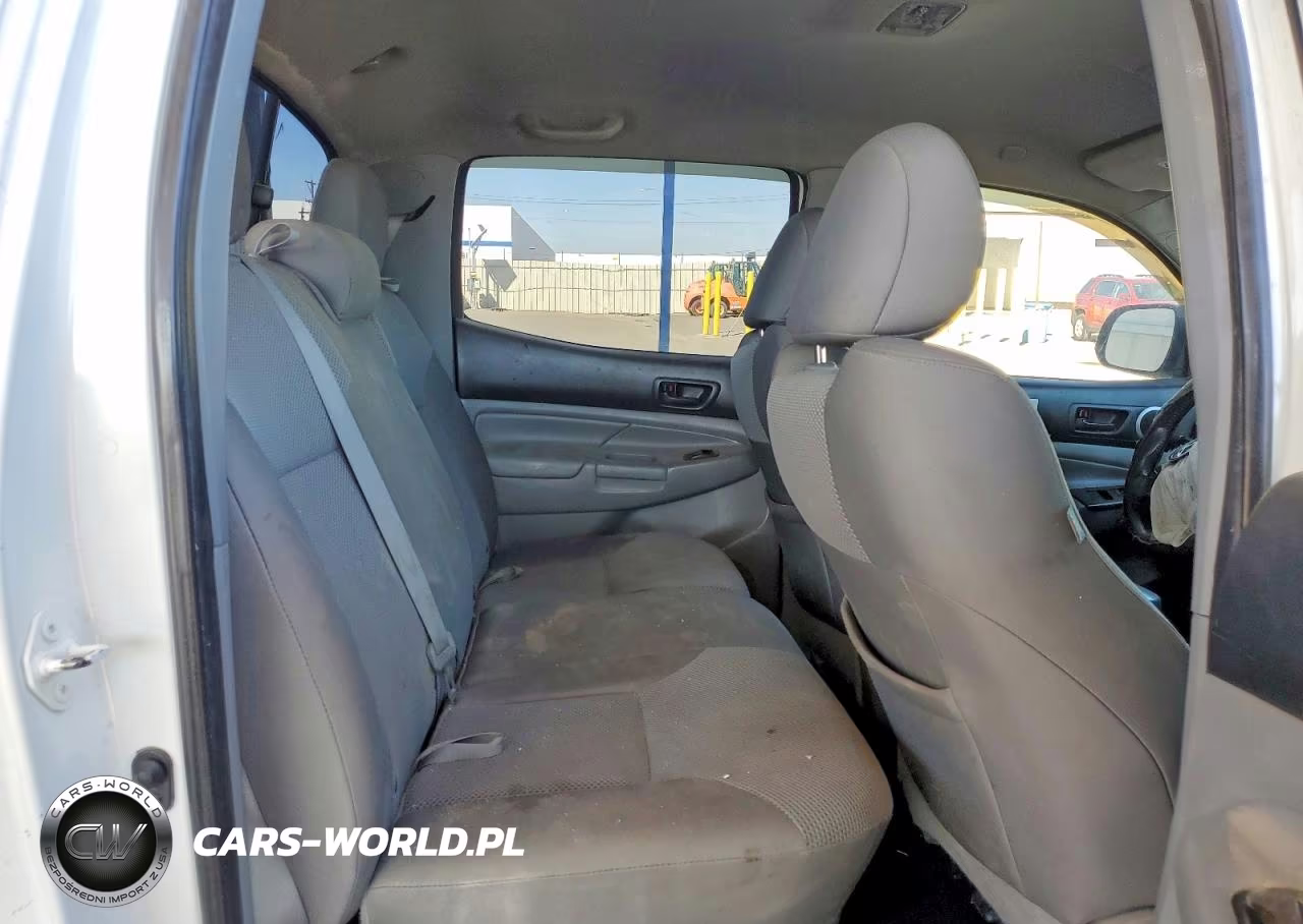 2014 Toyota Tacoma Prerunner V6 VIN:3TMJU4GN1EM171197 - 10
