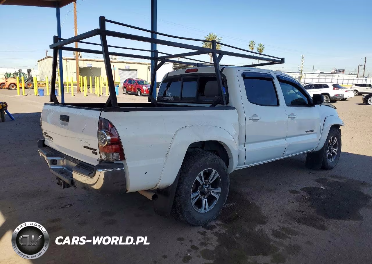 2014 Toyota Tacoma Prerunner V6 VIN:3TMJU4GN1EM171197 - 3