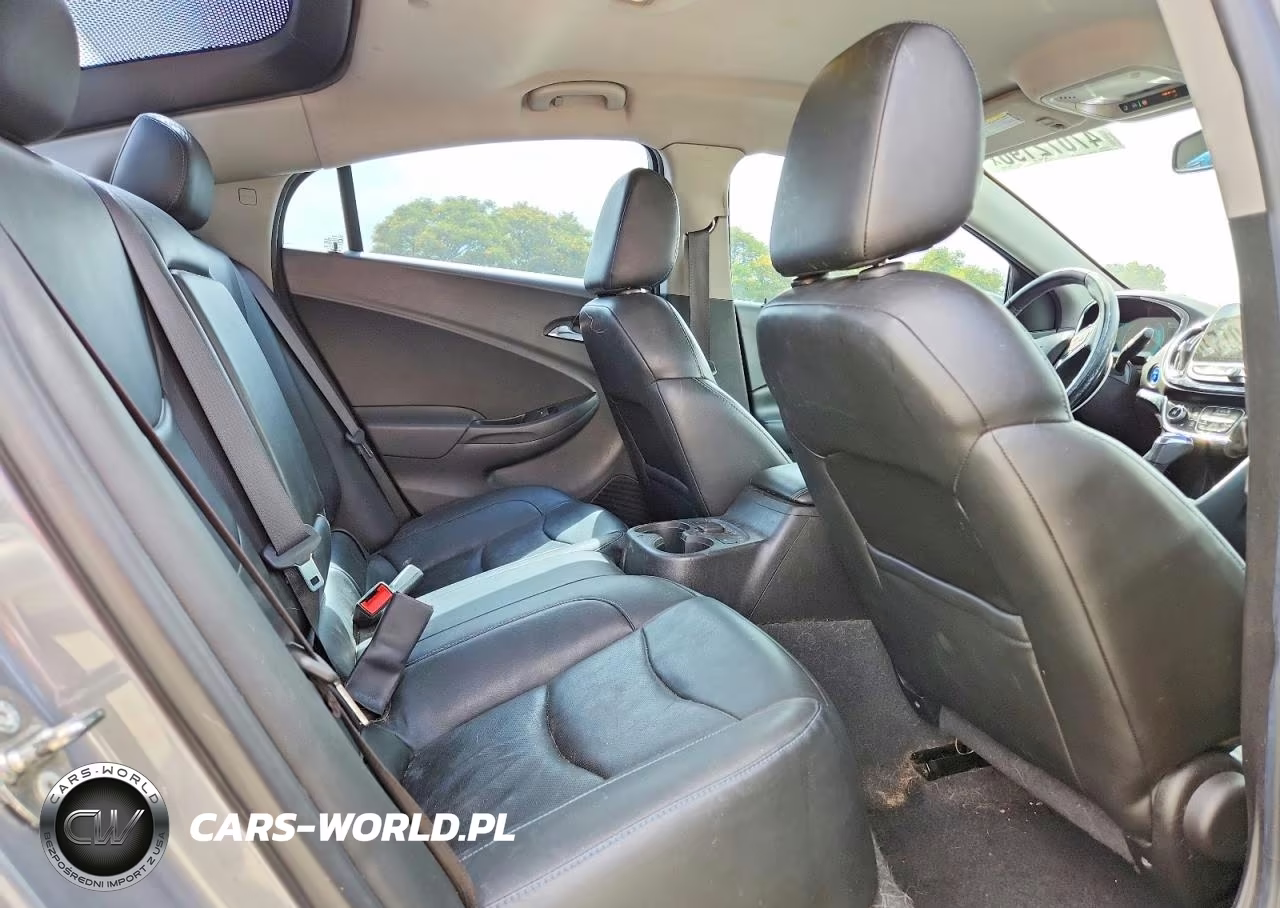 2018 Chevrolet Volt Premier VIN:1G1RD6S59JU155169 - 10