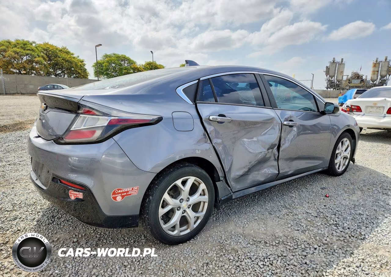 2018 Chevrolet Volt Premier VIN:1G1RD6S59JU155169 - 3