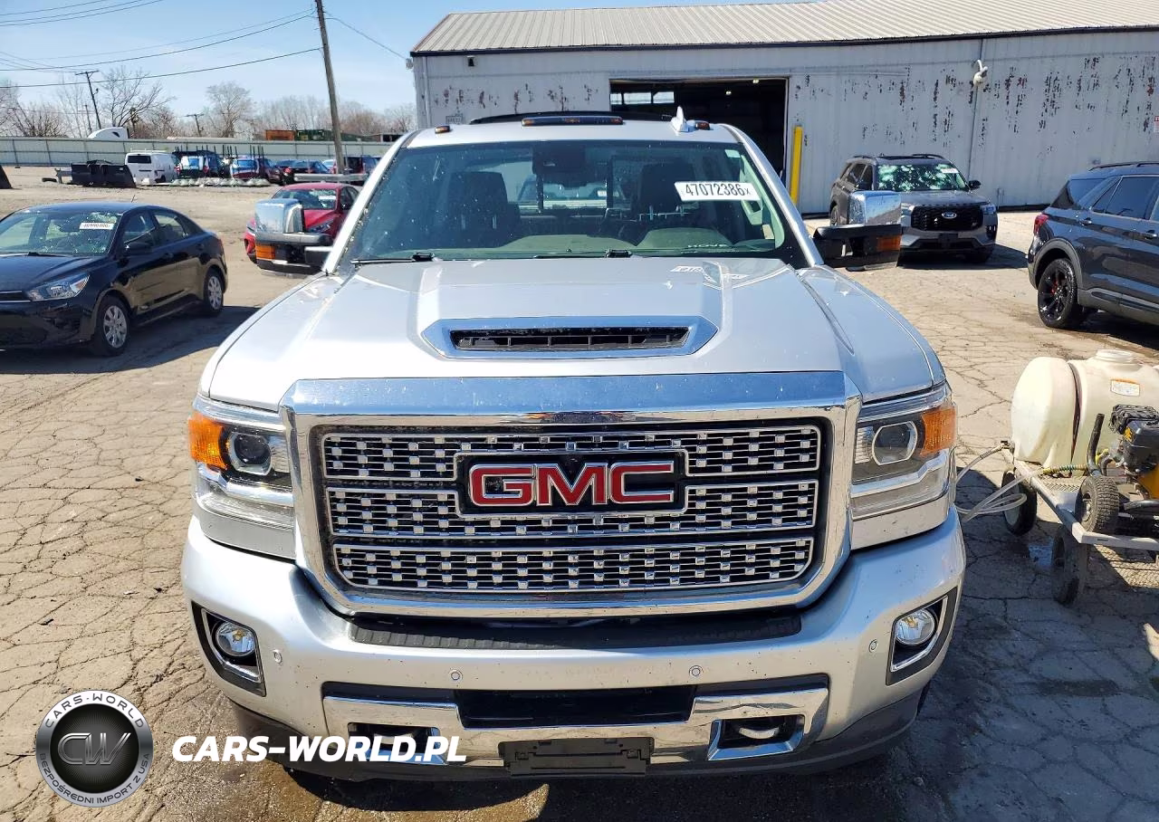 2018 GMC Sierra K2500 Denali VIN:1GT12UEY2JF244221 - 5