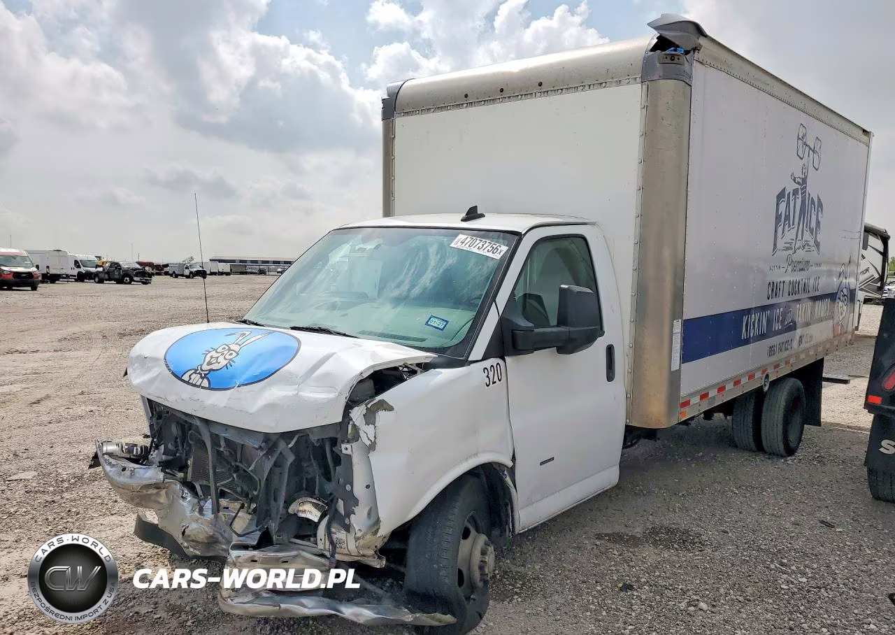 2020 Chevrolet Express Box Truck
