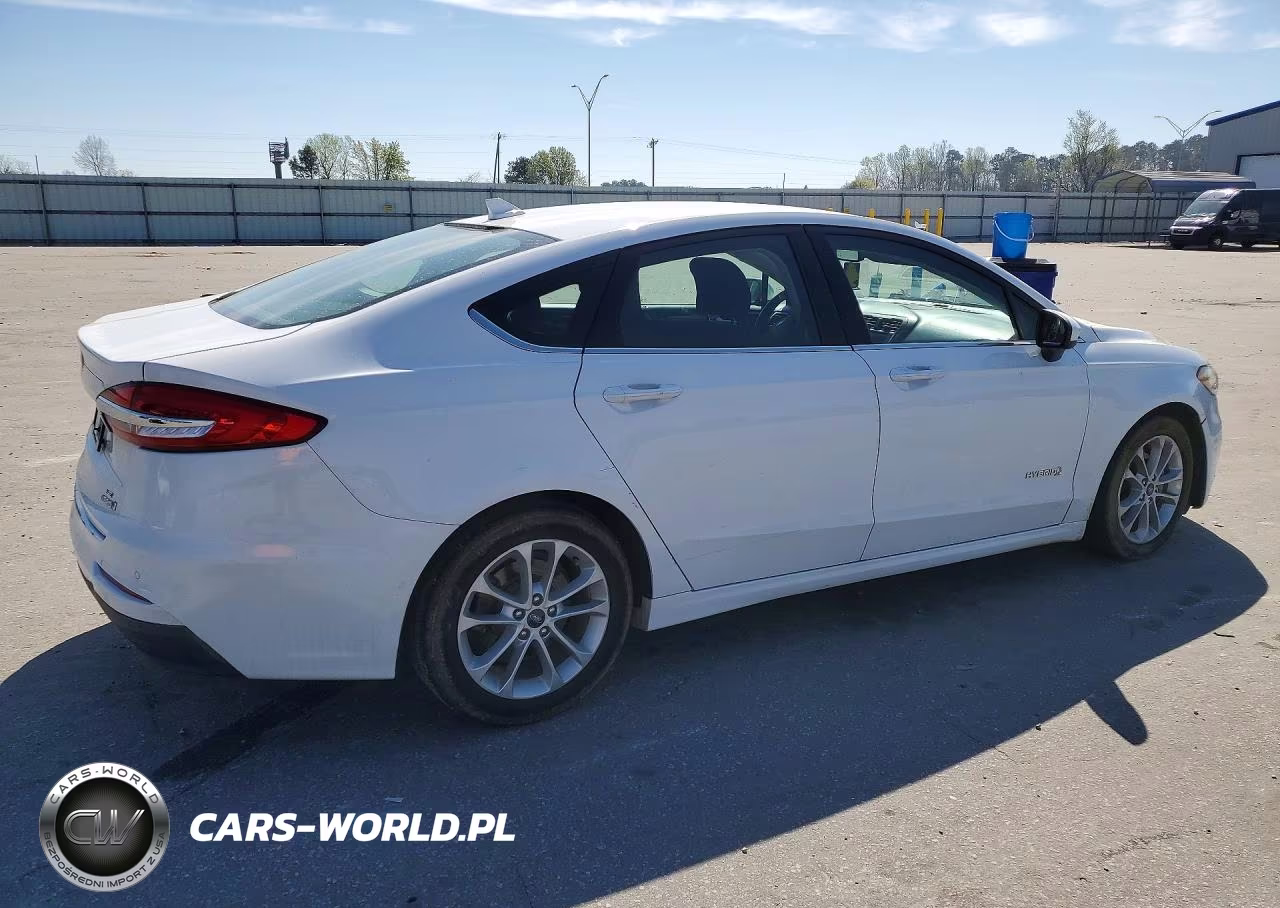 2019 Ford Fusion Se VIN:3FA6P0LU7KR272168 - 3