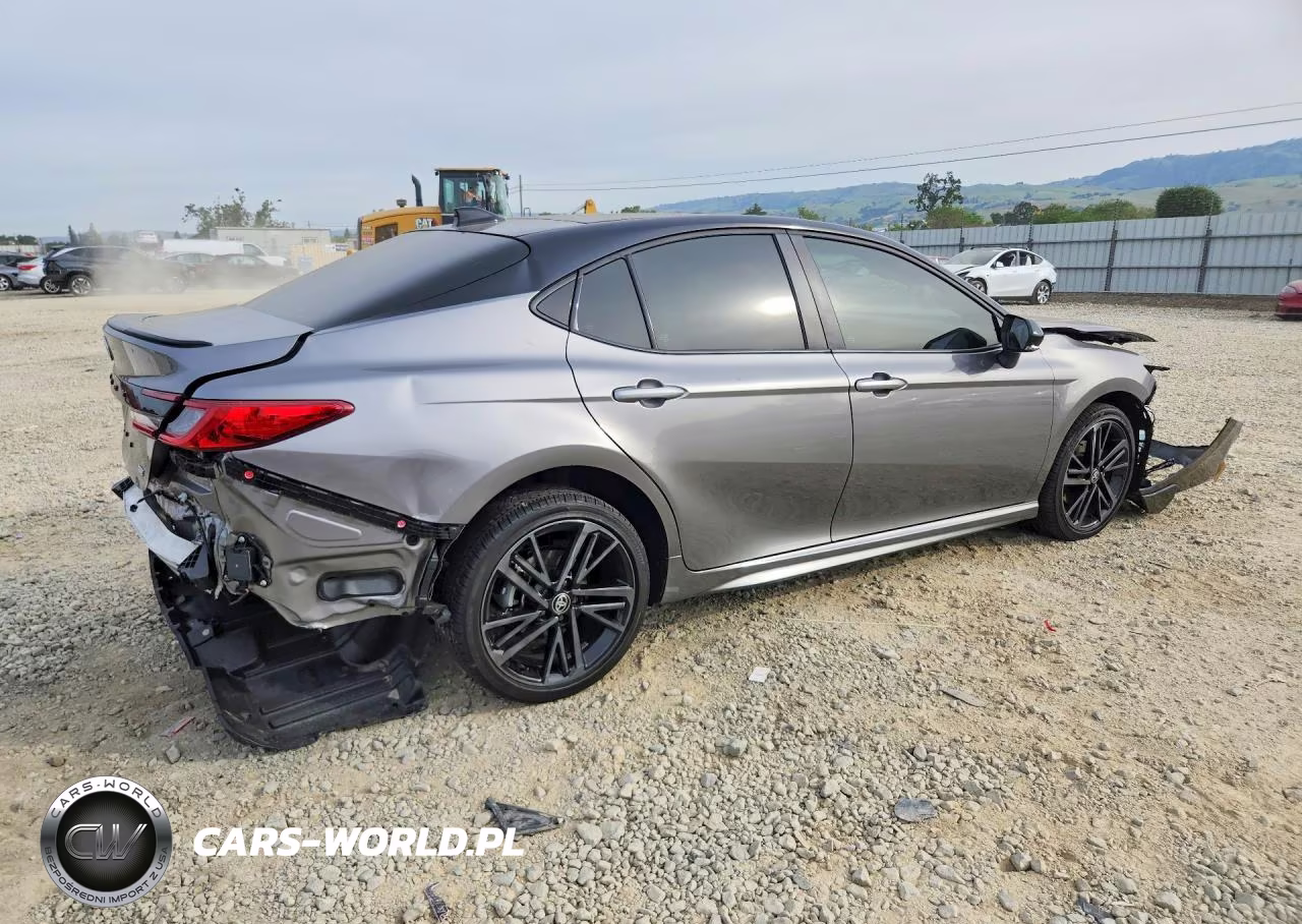 2025 Toyota Camry Xse VIN:4T1DAACK1SU638279 - 3