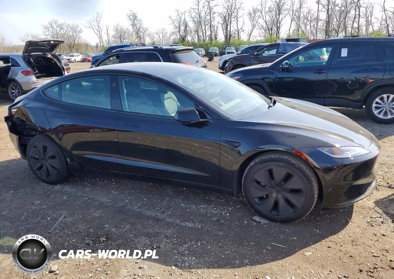 2025 Tesla Model 3 VIN:5YJ3E1EA4SF069297 - 4