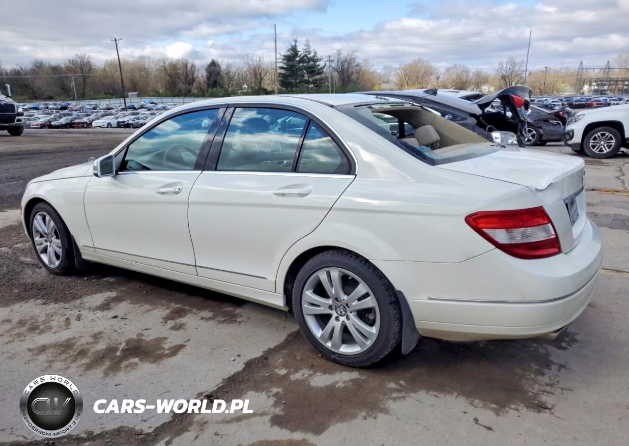 2011 Mercedes-Benz C 300 VIN:WDDGF5EB8BF638555 - 2