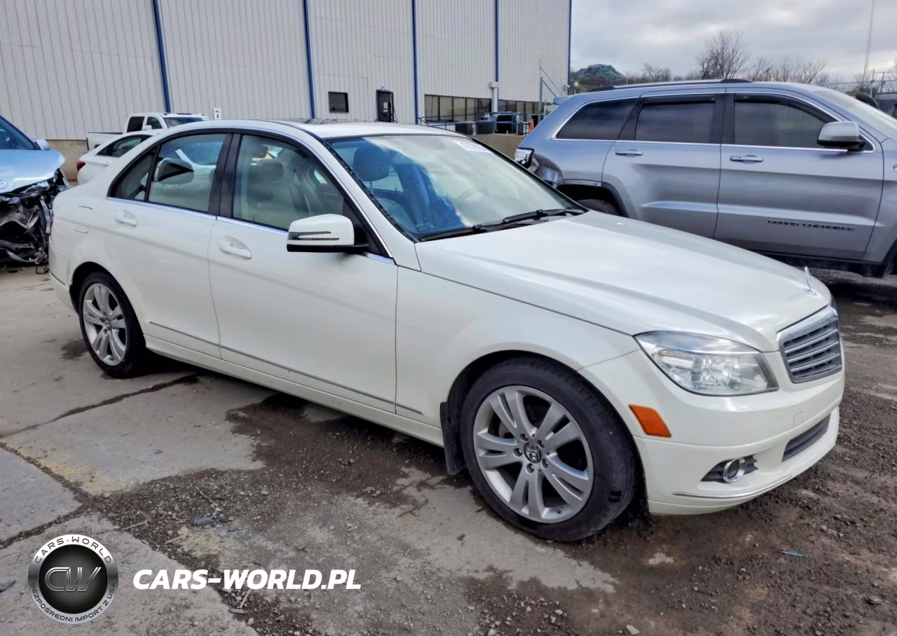 2011 Mercedes-Benz C 300 VIN:WDDGF5EB8BF638555 - 4
