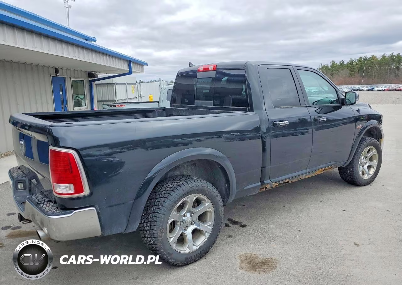 2017 Ram 1500 Laramie VIN:1C6RR7JT9HS652315 - 3