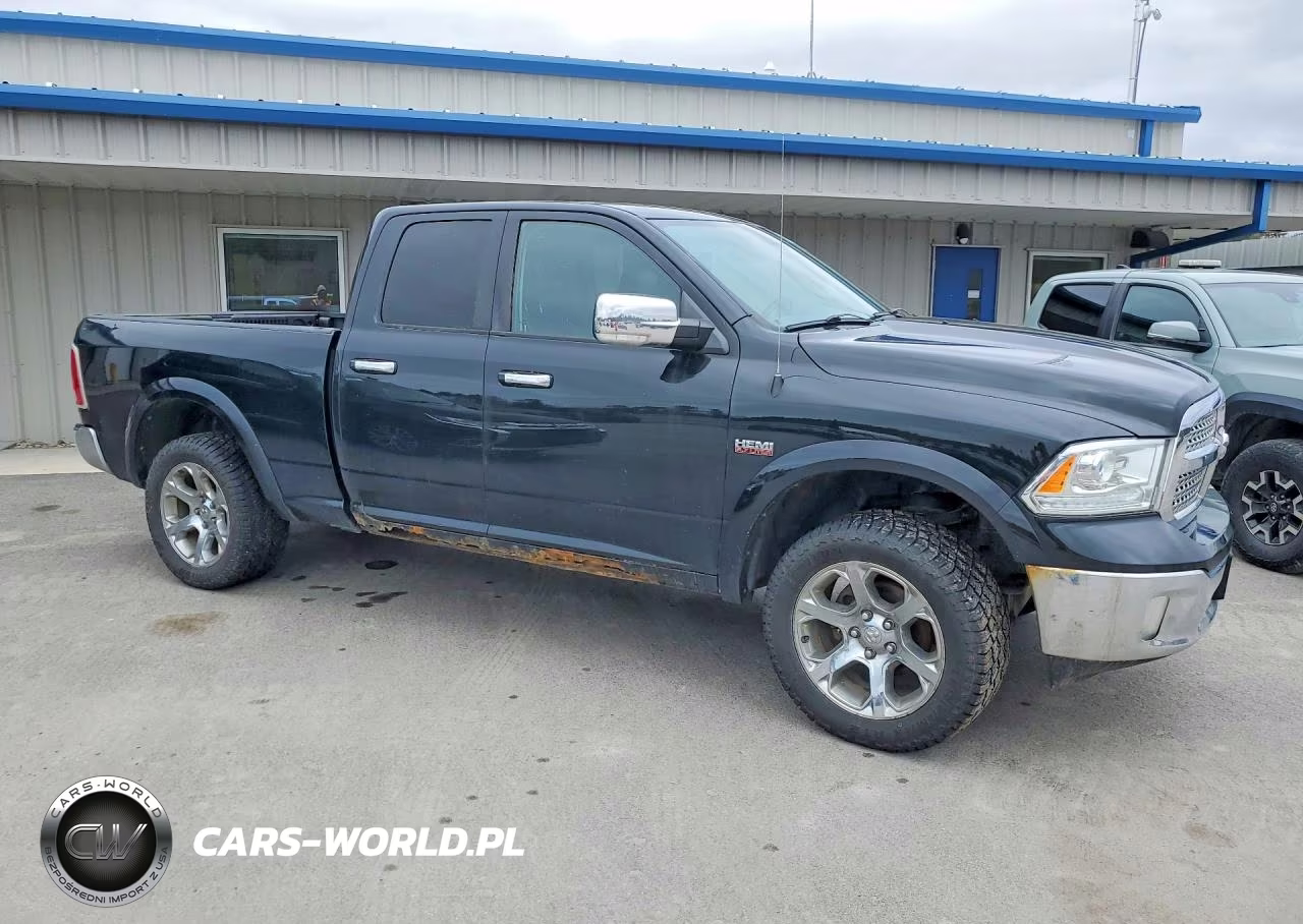 2017 Ram 1500 Laramie VIN:1C6RR7JT9HS652315 - 4
