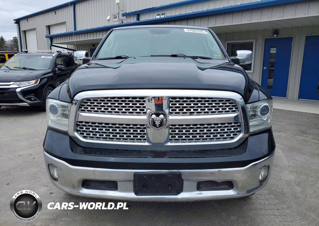 2017 Ram 1500 Laramie VIN:1C6RR7JT9HS652315 - 5