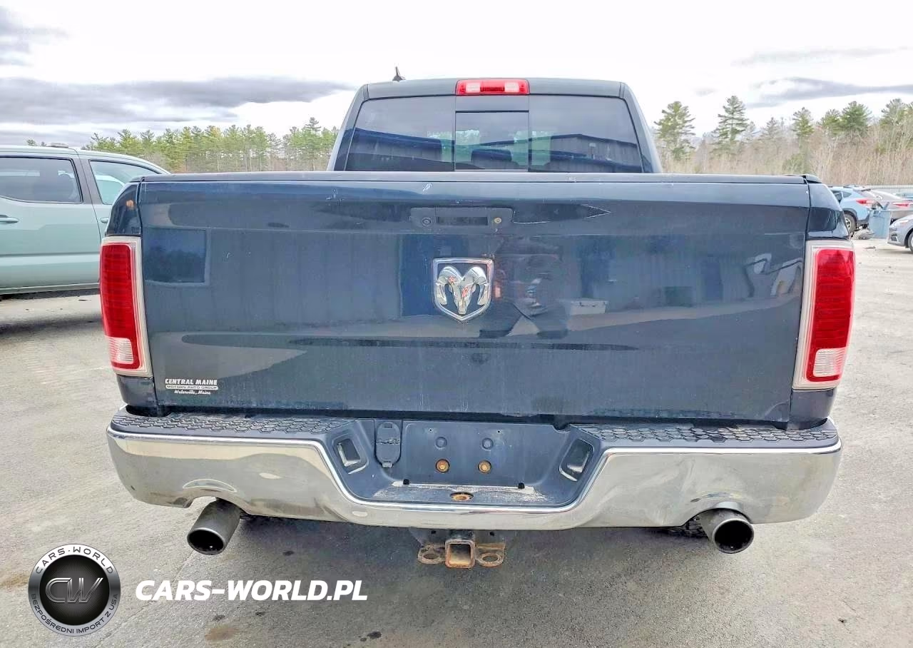 2017 Ram 1500 Laramie VIN:1C6RR7JT9HS652315 - 6