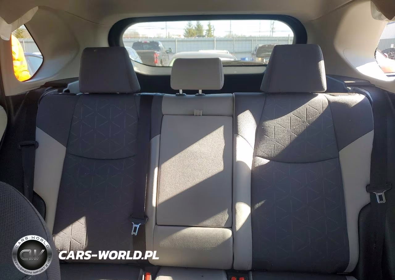 2024 Toyota Rav4 Xle VIN:JTMP1RFVXRD110062 - 10