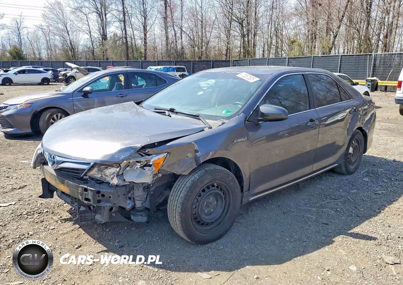 2014 Toyota Camry Hybrid Xle