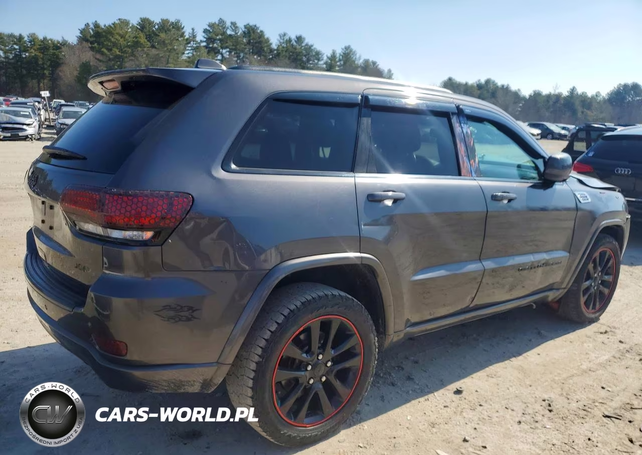2017 Jeep Grand Cherokee Laredo VIN:1C4RJFAG0HC721707 - 3