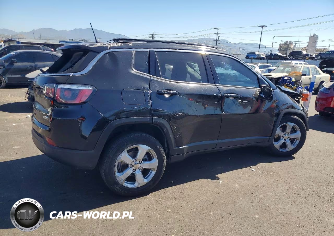 2018 Jeep Compass VIN:3C4NJCBB4JT266452 - 3