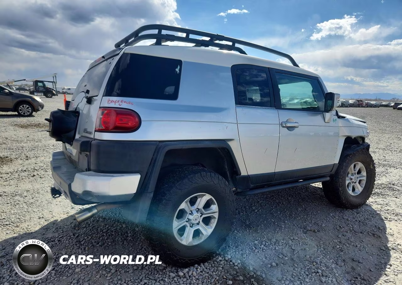 2007 Toyota Fj Cruiser Base VIN:JTEBU11F770014991 - 3