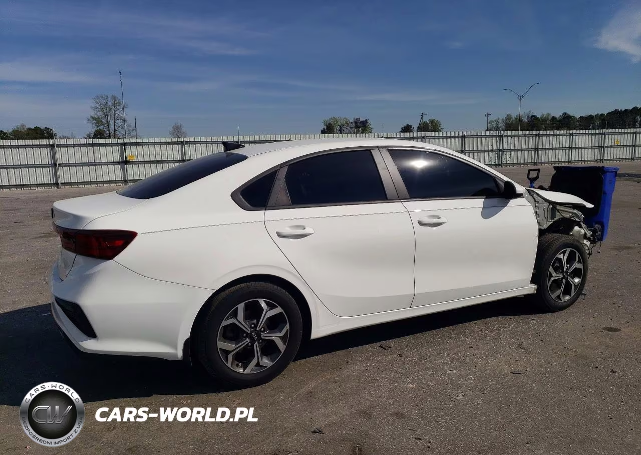 2020 Kia Forte Lxs VIN:3KPF24AD4LE237082 - 3