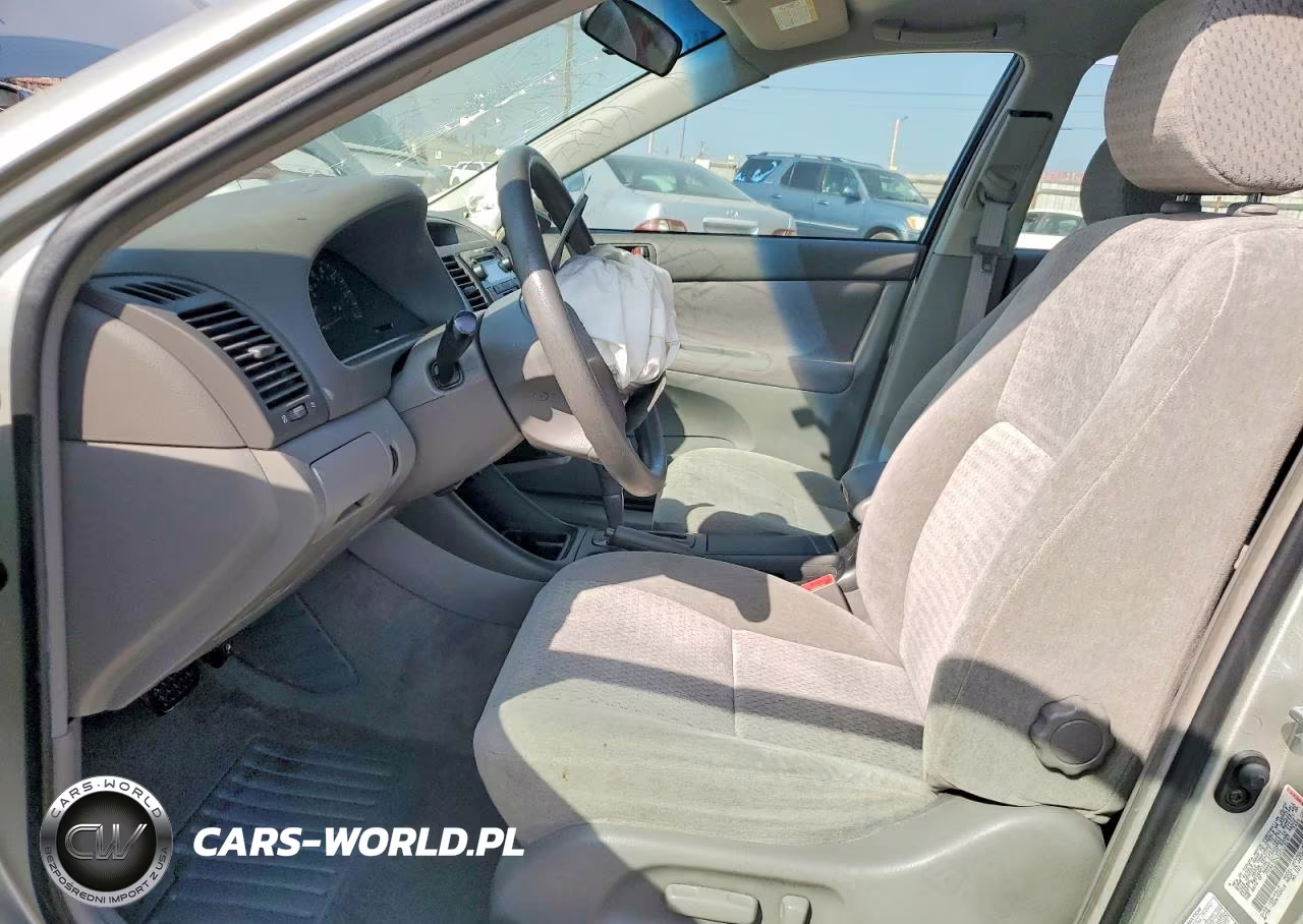 2002 Toyota Camry Le VIN:JTDBE32K320119187 - 7