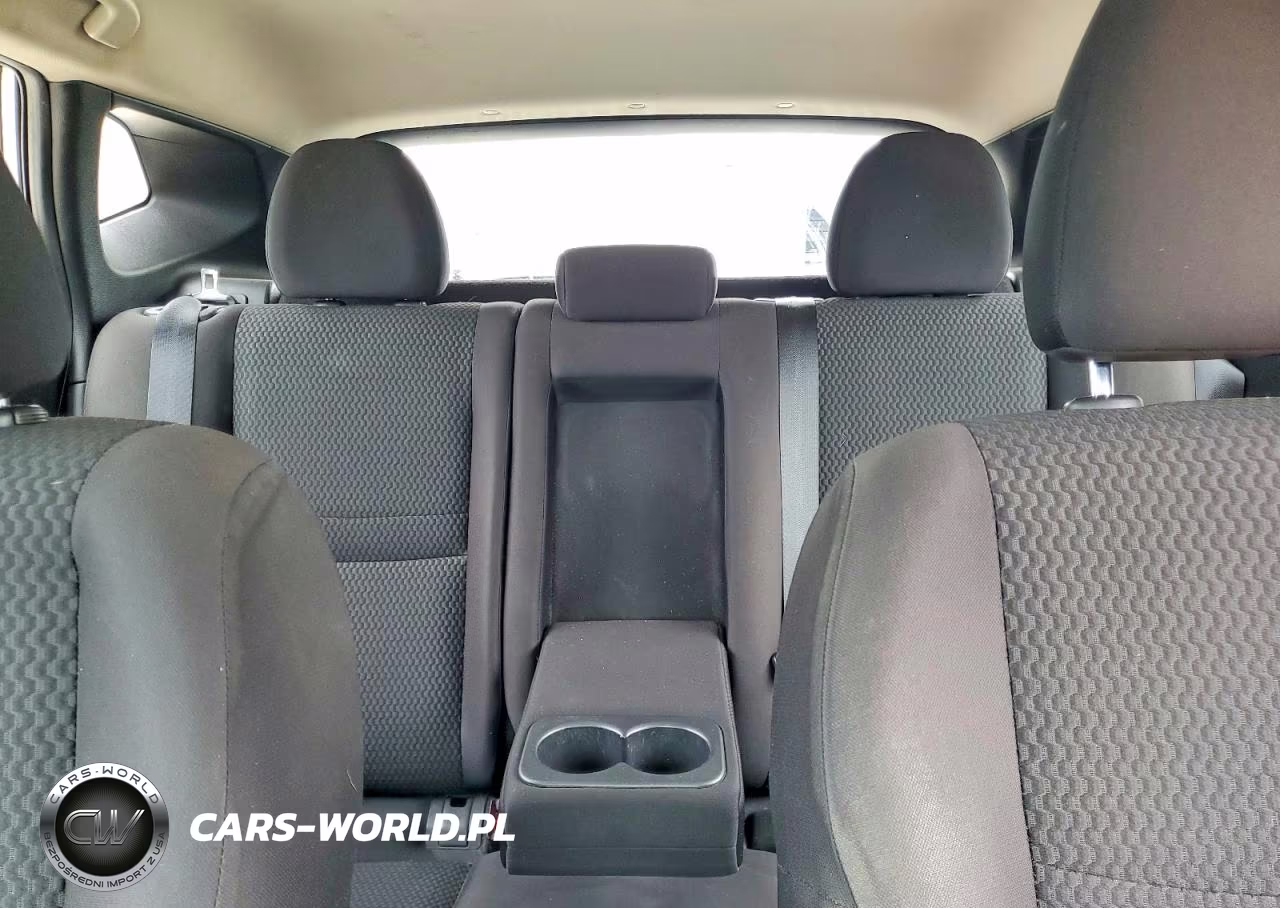 2019 Nissan Rogue Sport S VIN:JN1BJ1CR3KW628658 - 10