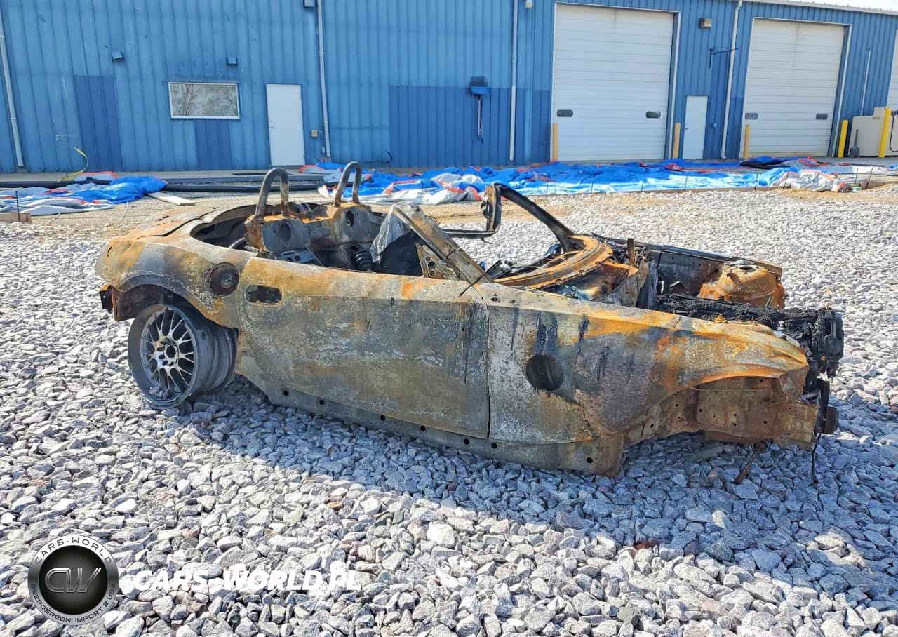 2004 BMW Z4 3.0 VIN:4USBT53504LU08792 - 4