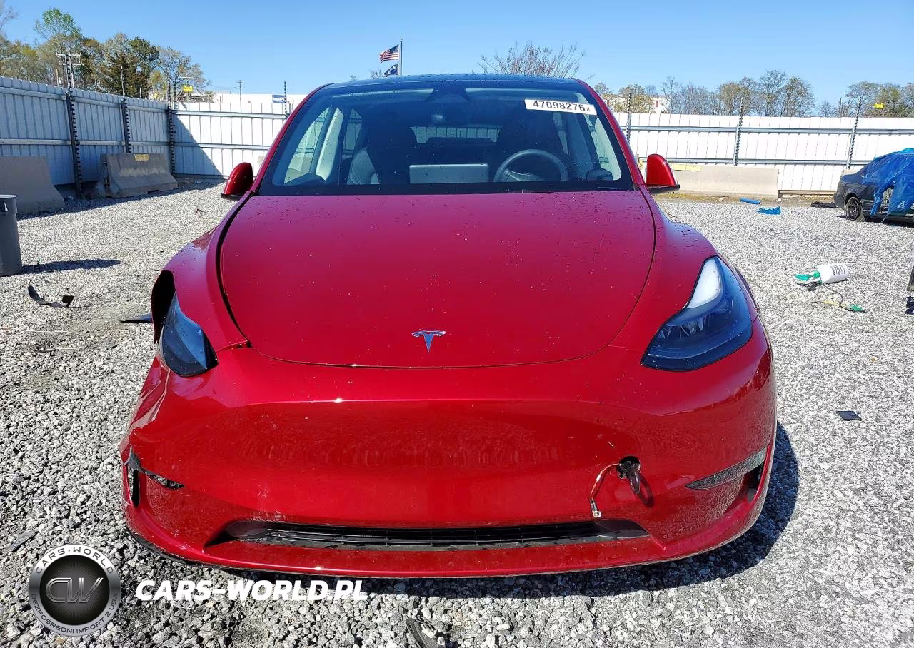 2025 Tesla Model Y VIN:7SAYGAEE2SF310246 - 5