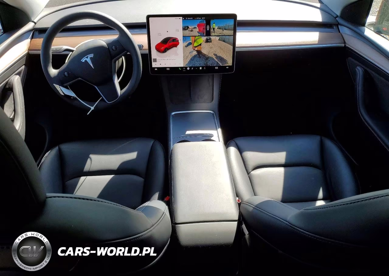 2025 Tesla Model Y VIN:7SAYGAEE2SF310246 - 8