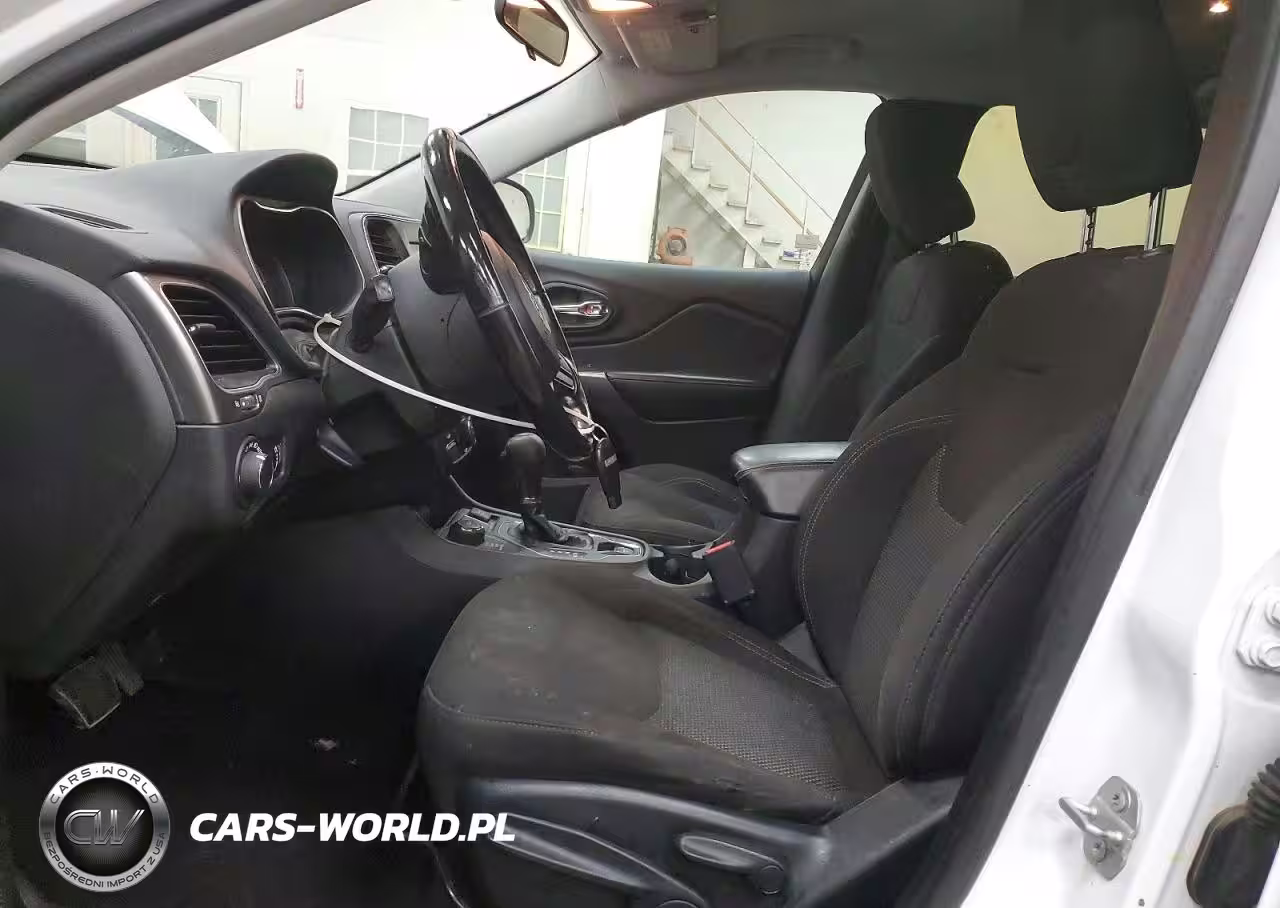 2020 Jeep Cherokee Latitude VIN:1C4PJMCBXLD530912 - 7