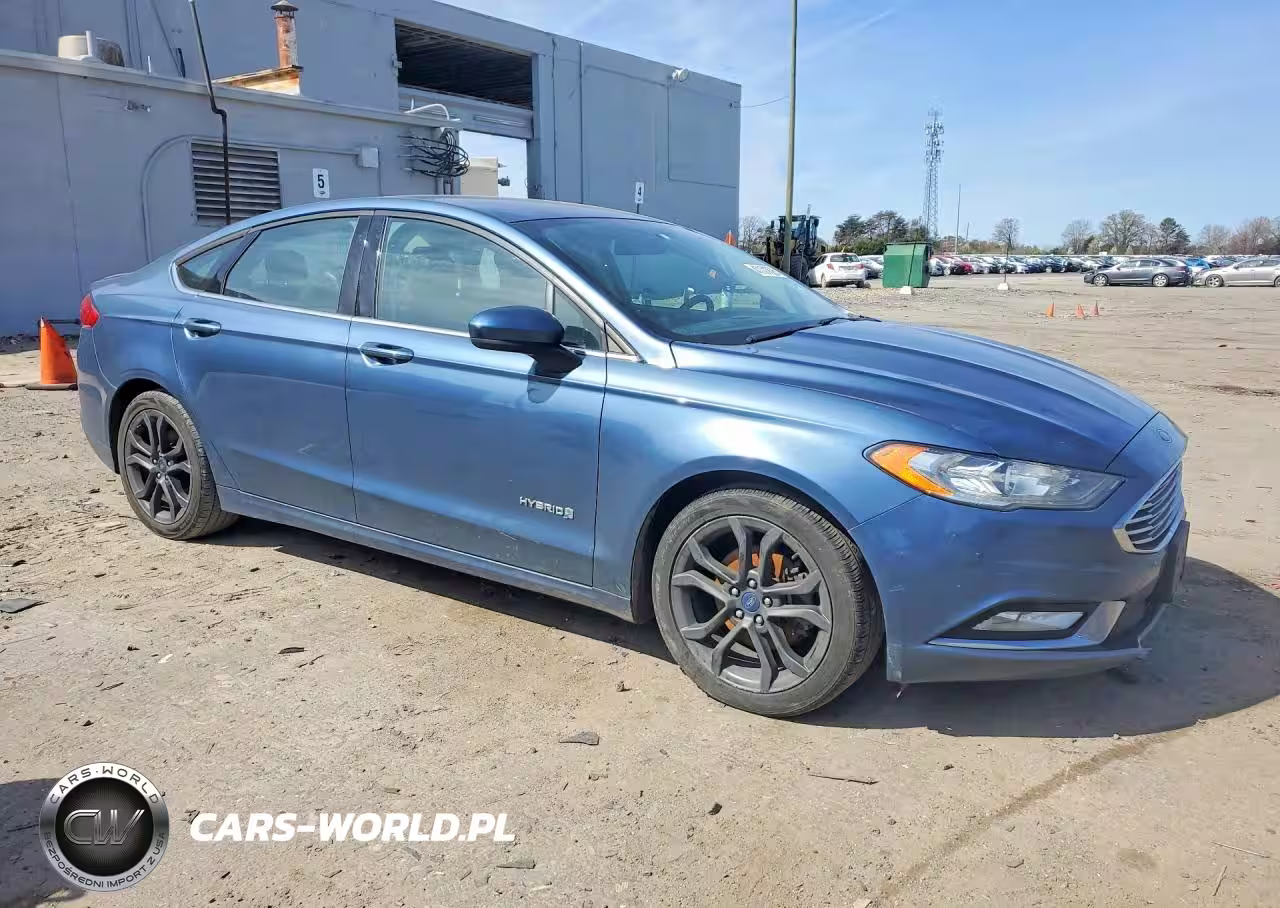2018 Ford Fusion Se Hybrid VIN:3FA6P0LU2JR137842 - 4