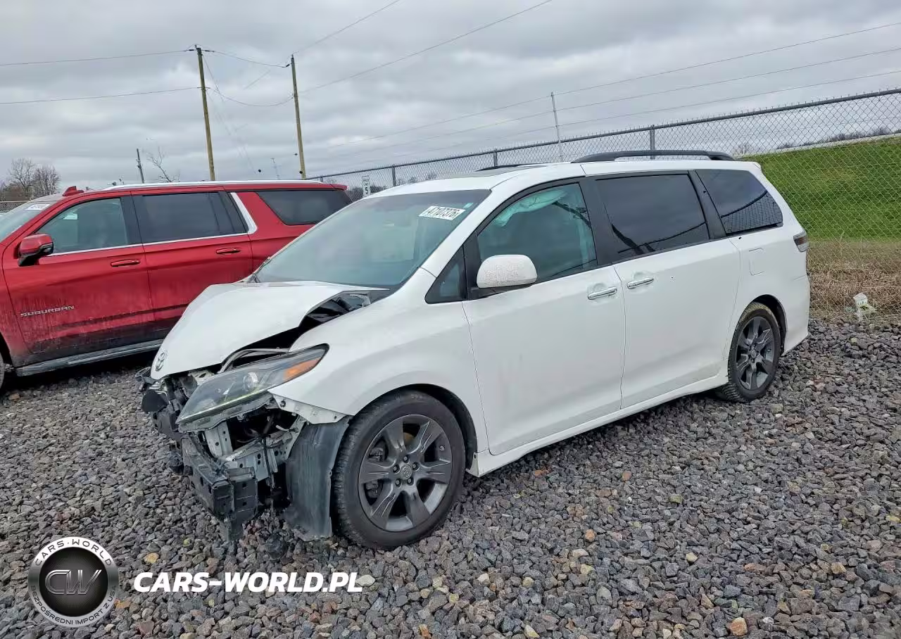 2016 Toyota Sienna Se 8-Passenger