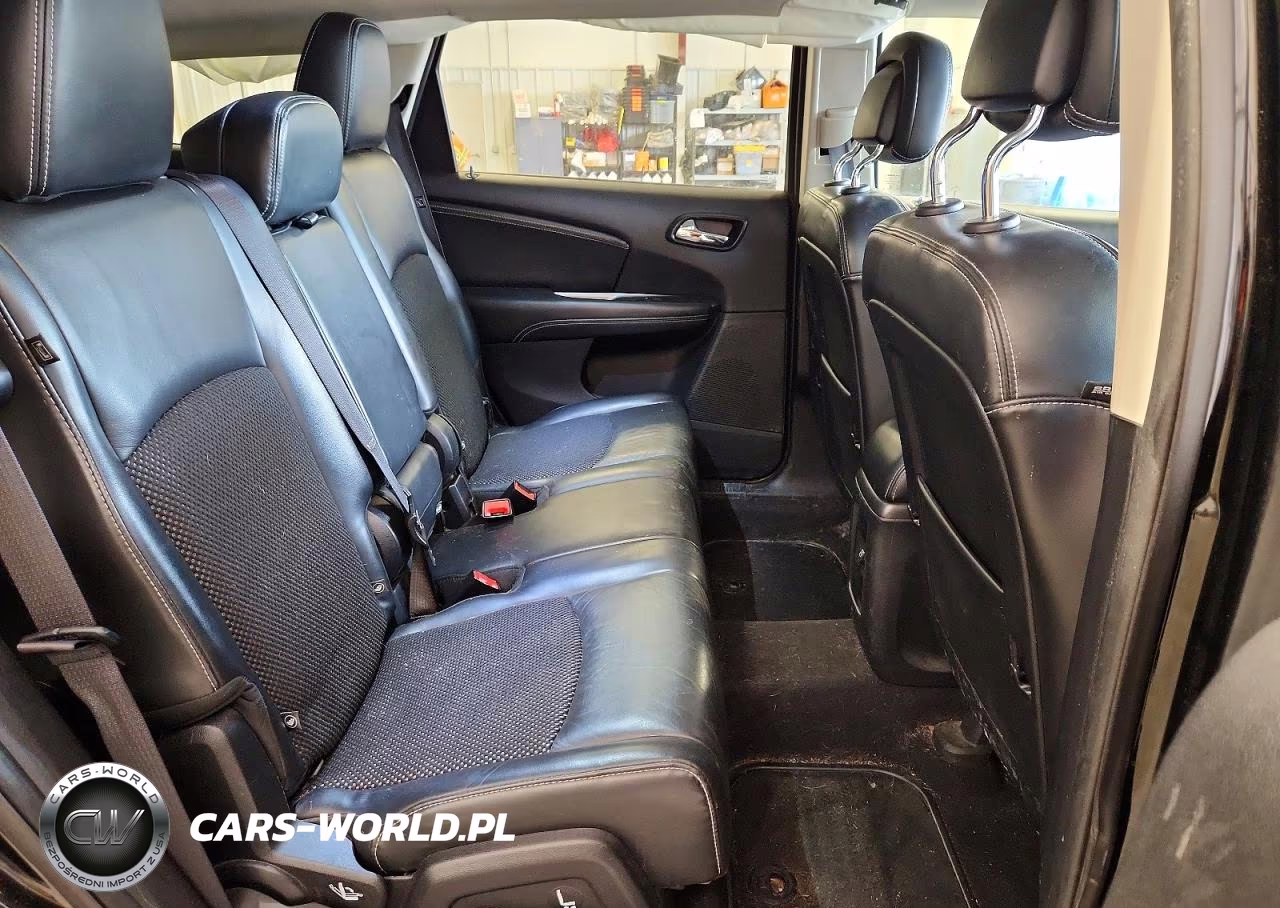 2018 Dodge Journey Crossroad VIN:3C4PDDGG9JT430322 - 10