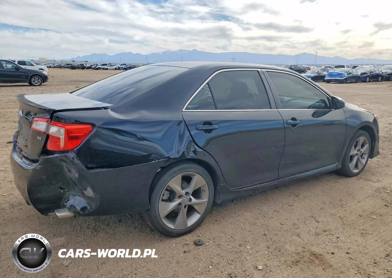 2014 Toyota Camry Se Sport VIN:4T1BF1FK0EU460034 - 3