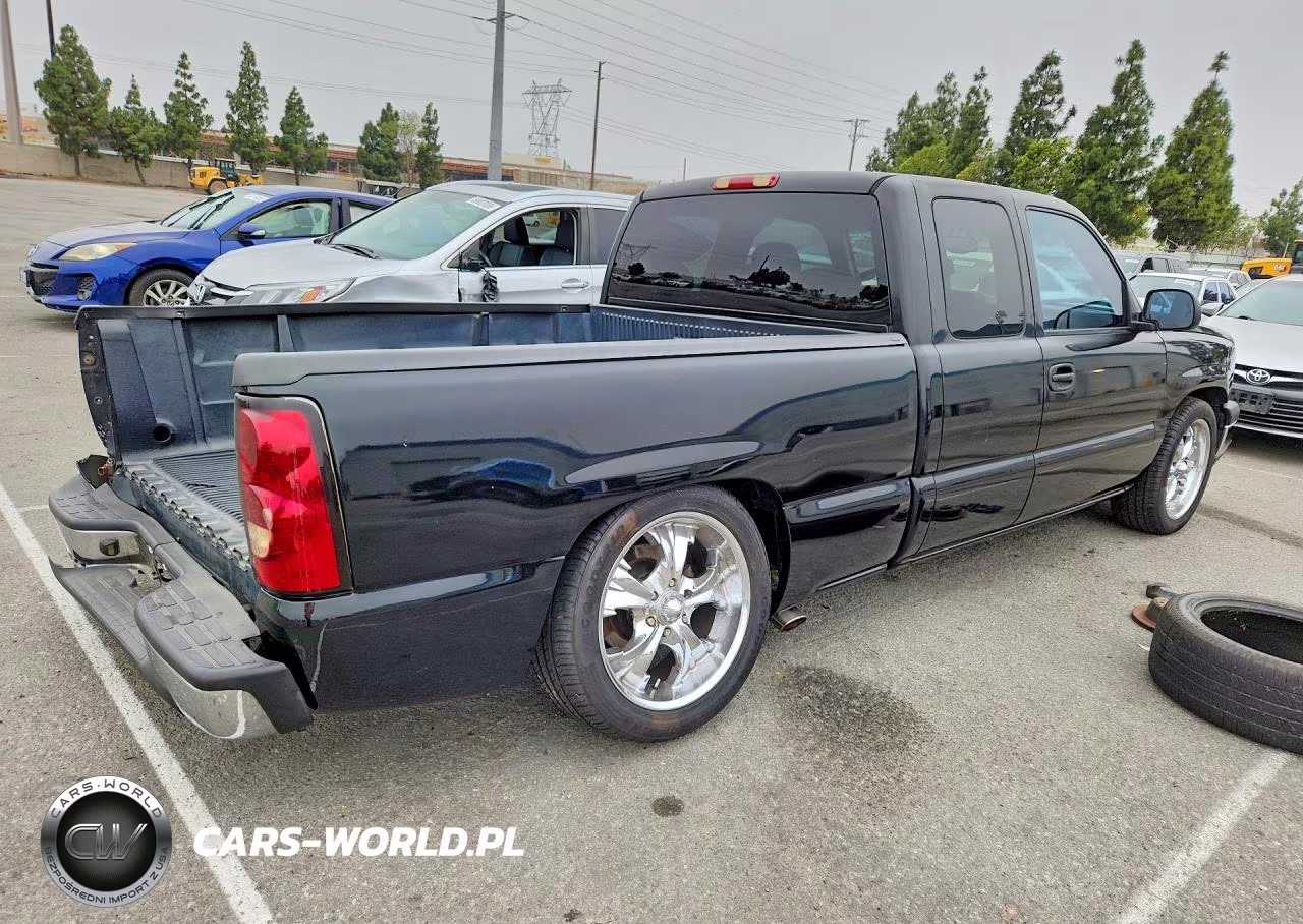 2004 Chevrolet Silverado C1500 VIN:2GCEC19TX41293089 - 3