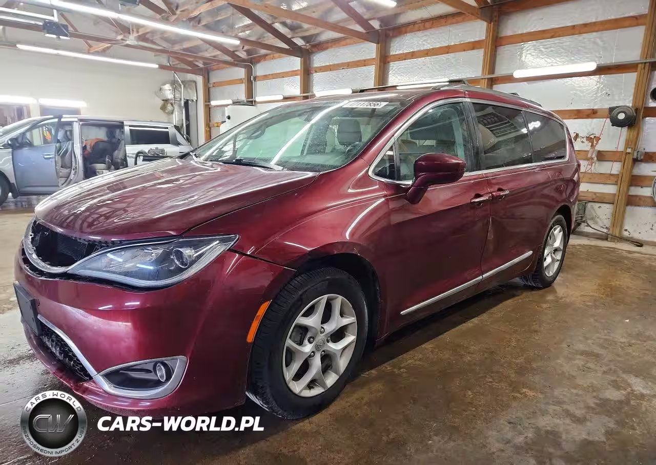 2018 Chrysler Pacifica Touring L Plus