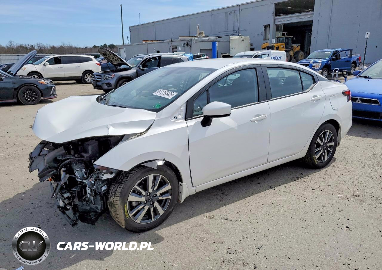 2024 Nissan Versa Sv