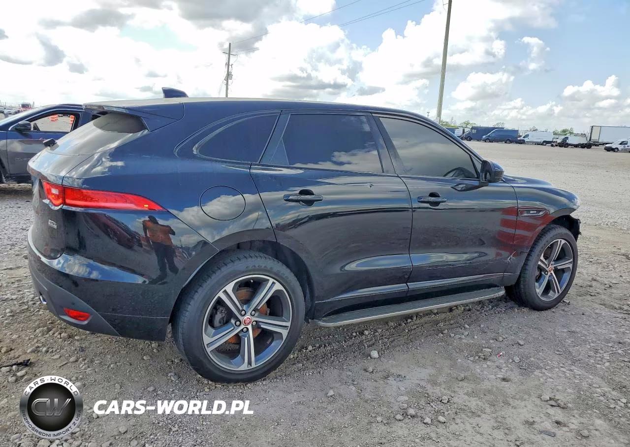 2018 Jaguar F-Pace R - Sport VIN:SADCL2GX5JA294627 - 3