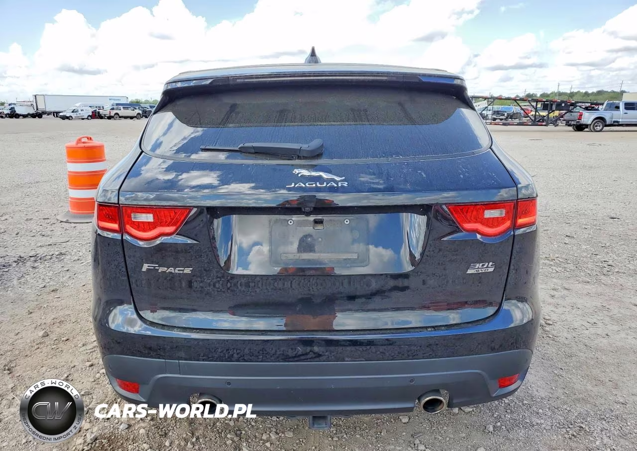 2018 Jaguar F-Pace R - Sport VIN:SADCL2GX5JA294627 - 6
