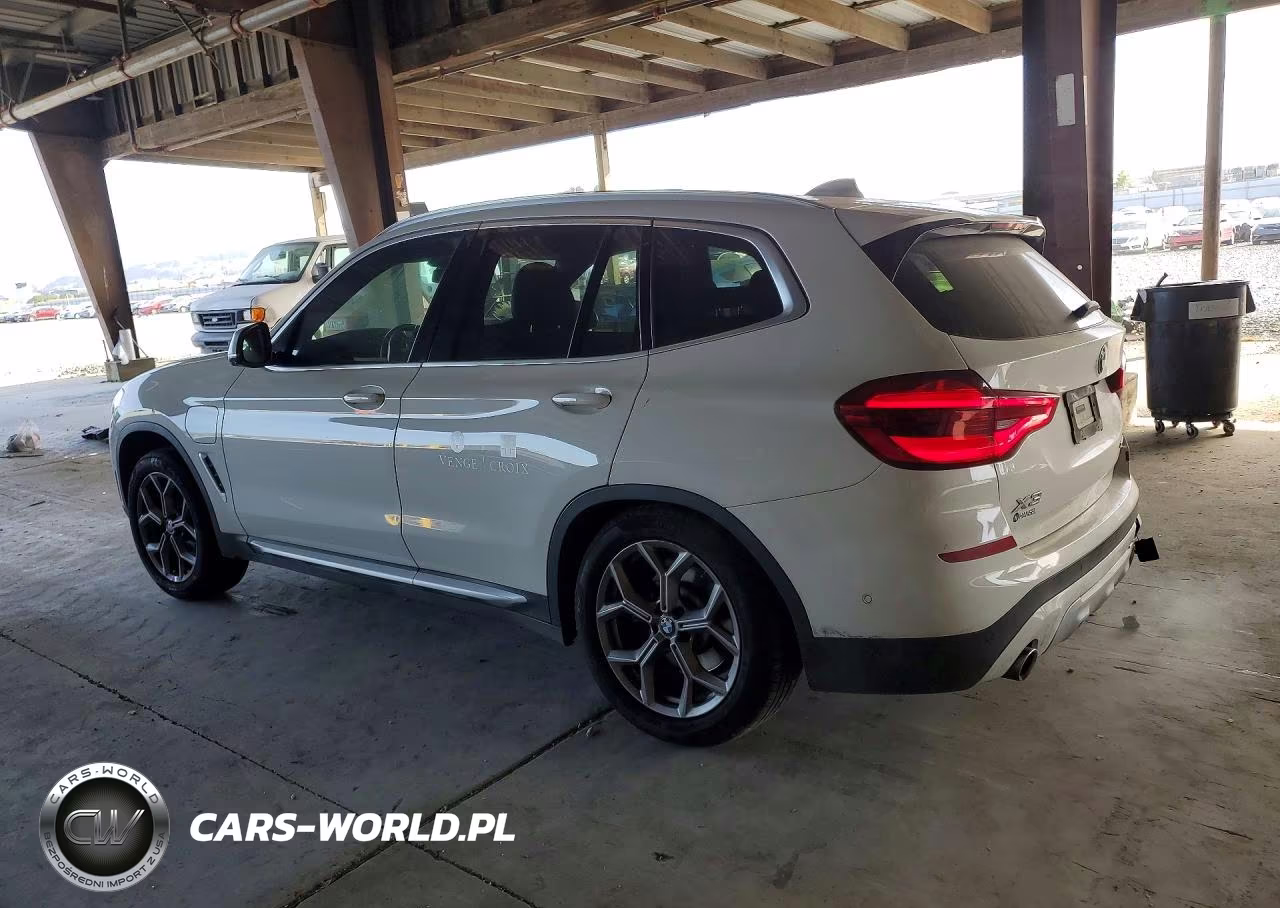 2021 BMW X3 xDrive30E VIN:5UXTS1C02M9E84281 - 2