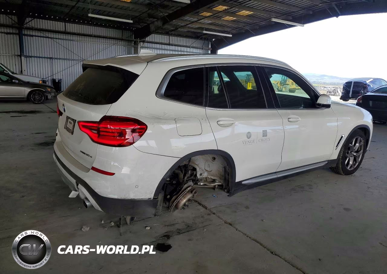 2021 BMW X3 xDrive30E VIN:5UXTS1C02M9E84281 - 3
