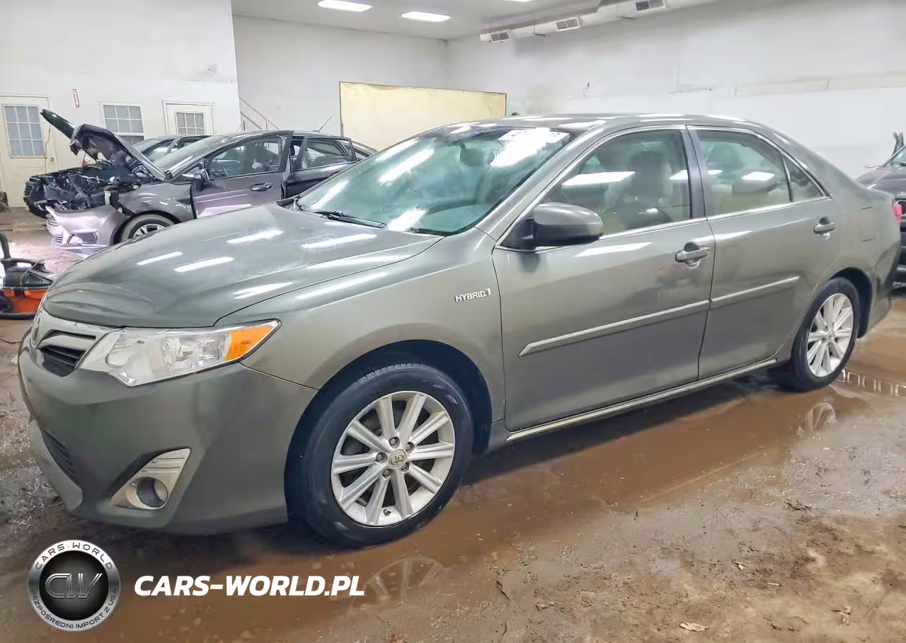 2013 Toyota Camry Hybrid Xle