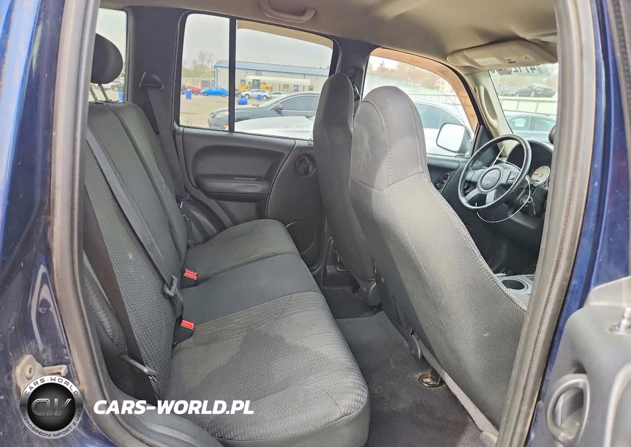 2004 Jeep Liberty Sport VIN:1J4GL48K04W258650 - 10