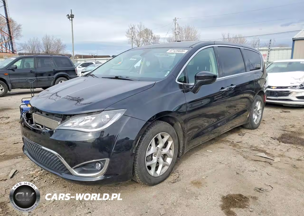 2020 Chrysler Pacifica Touring