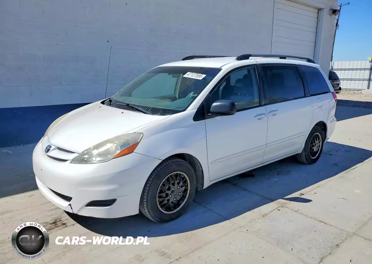 2010 Toyota Sienna Le 7-Passenger