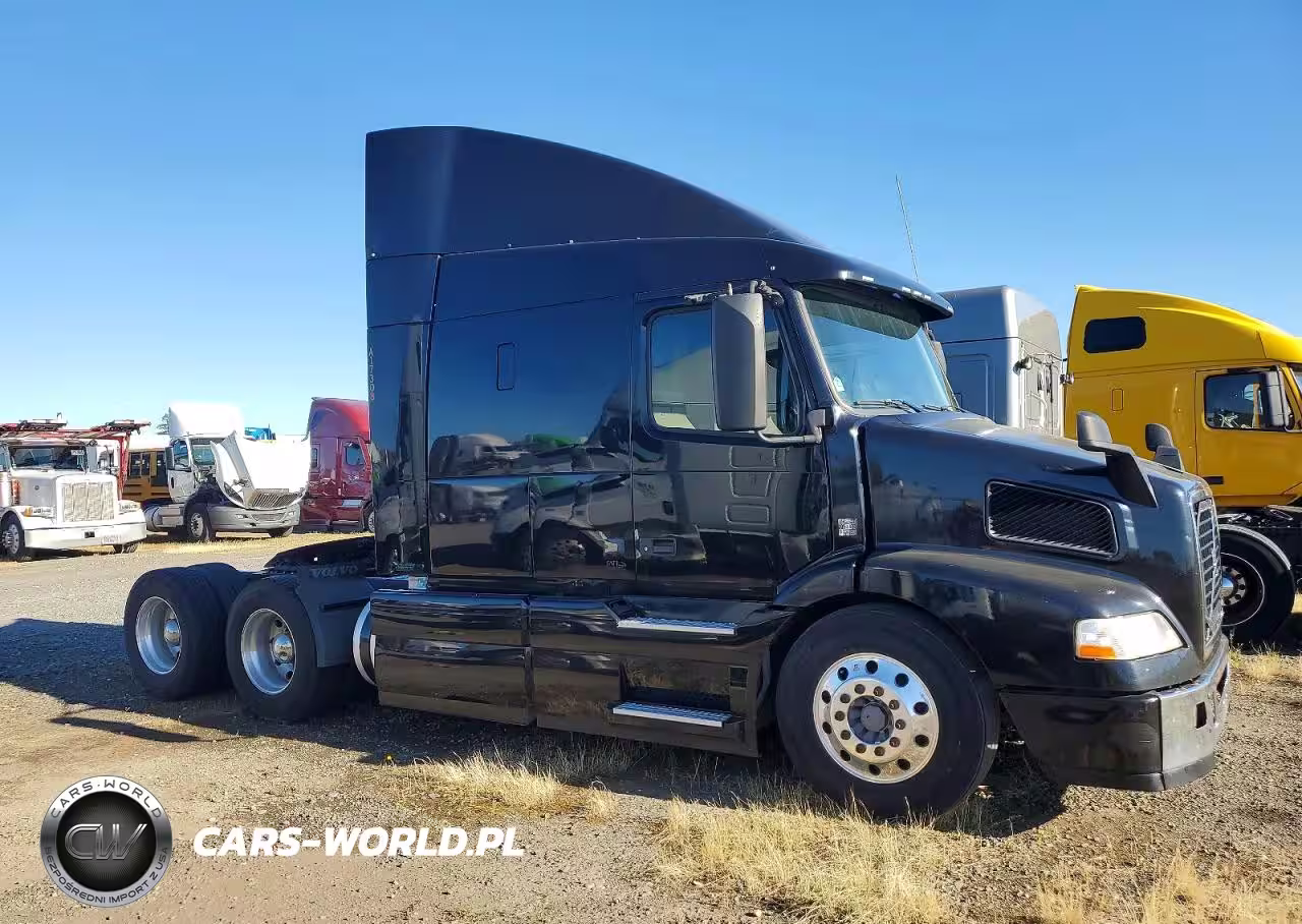 2017 Volvo Vnm Semi Truck