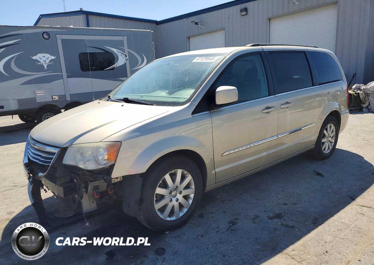 2013 Chrysler Town & Country Touring