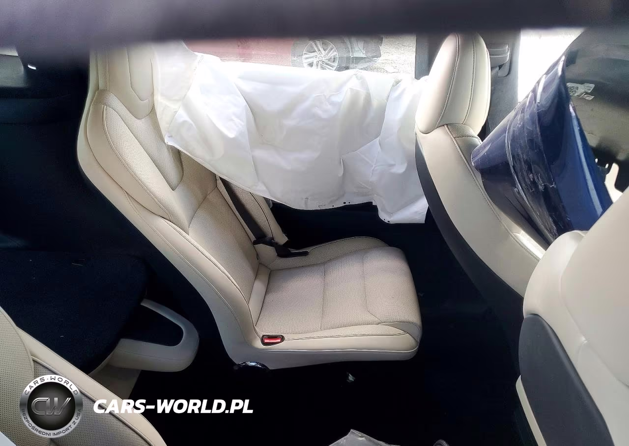 2022 Tesla Model X VIN:7SAXCBE62NF352829 - 10