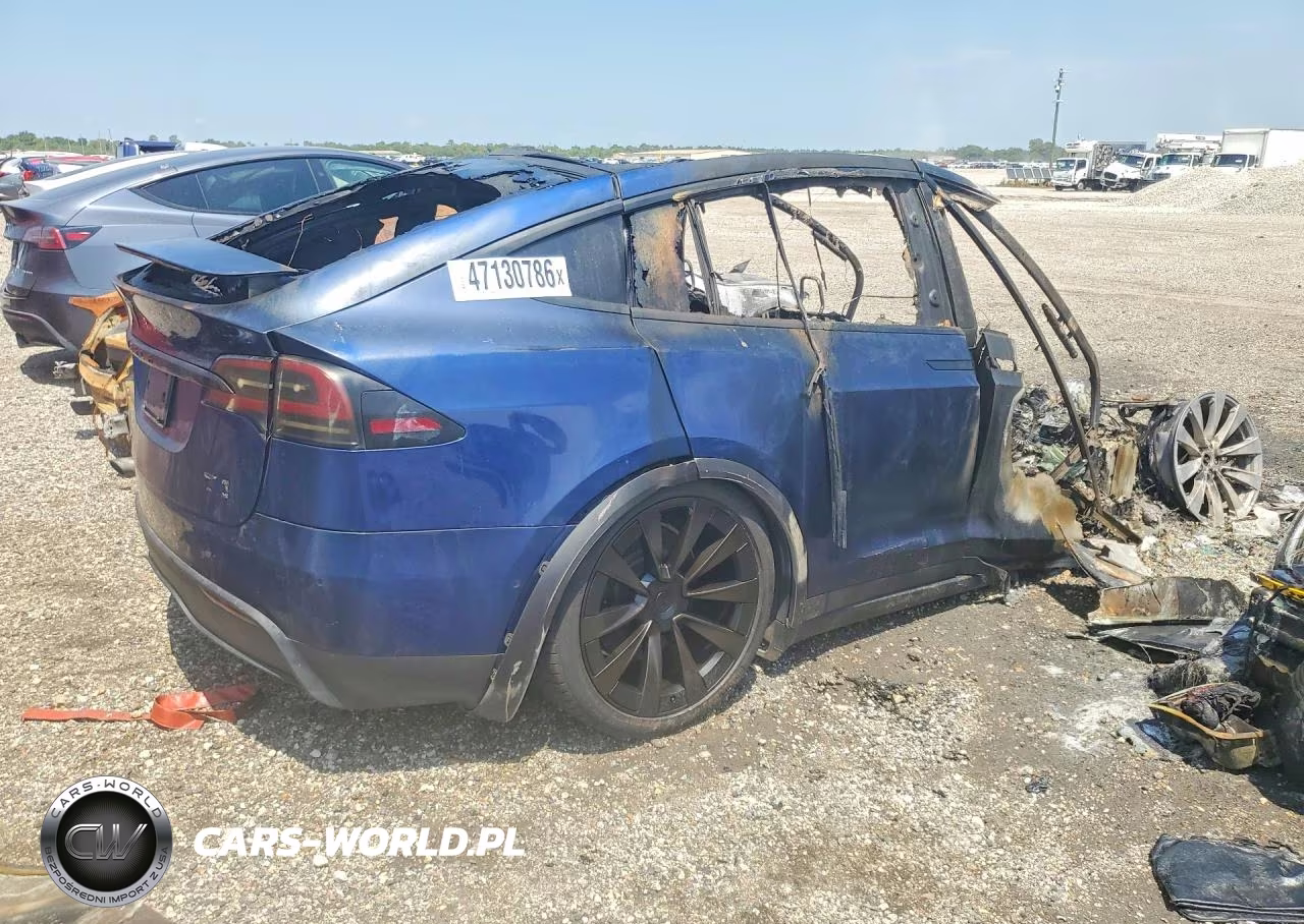 2022 Tesla Model X VIN:7SAXCBE62NF352829 - 3