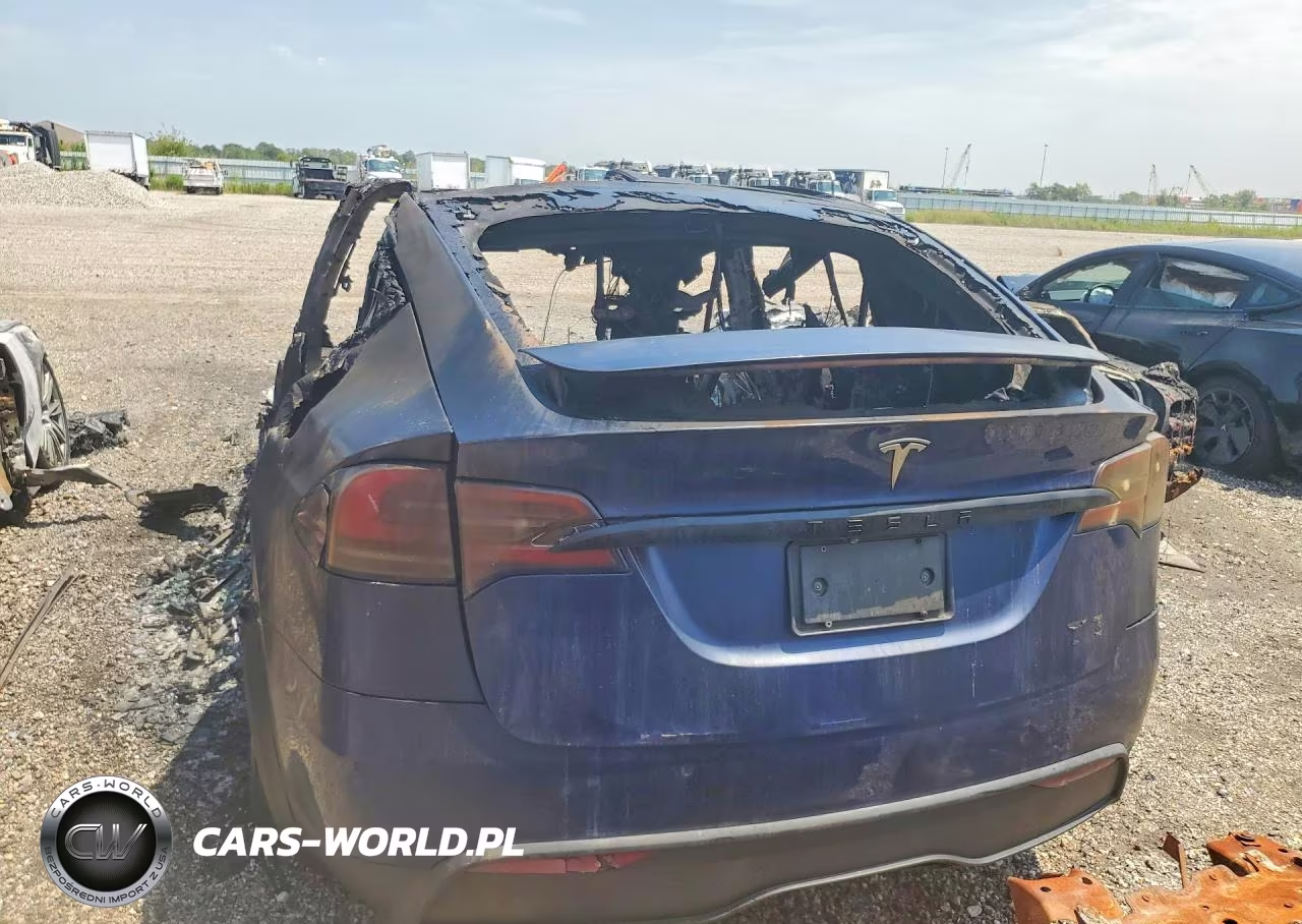 2022 Tesla Model X VIN:7SAXCBE62NF352829 - 6